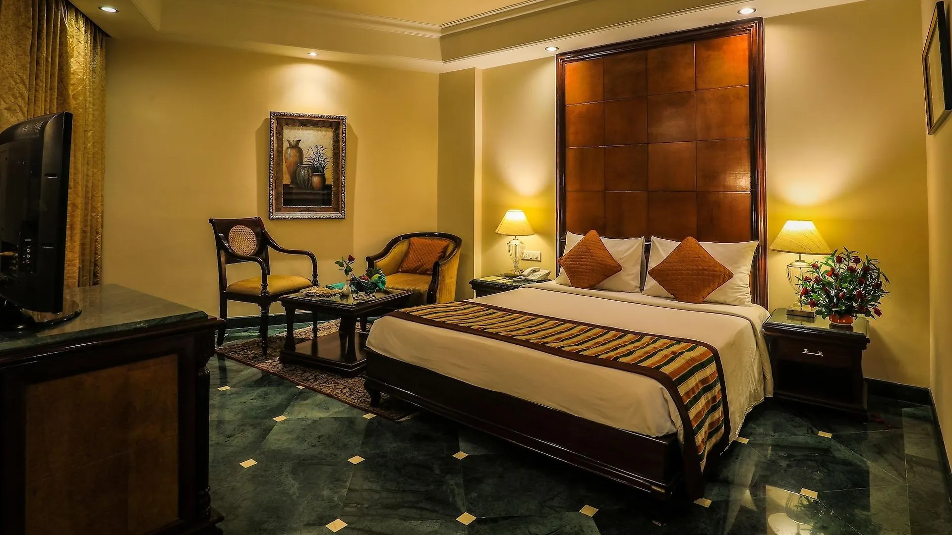Mansingh Palace, Agra Agra  4*, Agra (Uttar Pradesh)